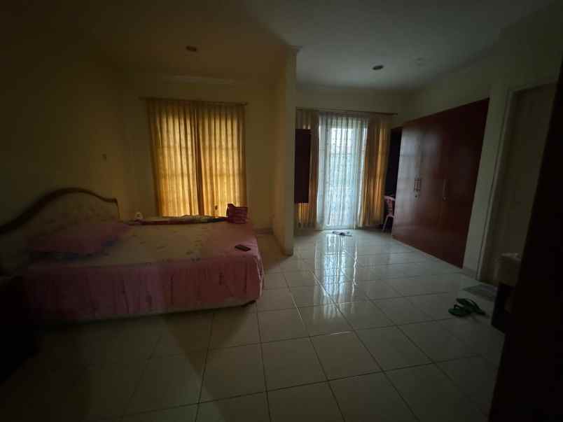 dijual rumah kota wisata