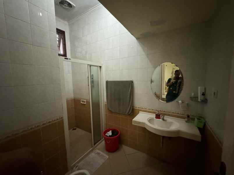 dijual rumah kota wisata