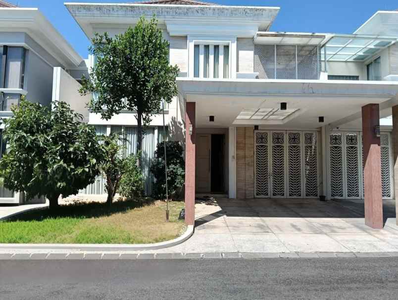 dijual rumah la riz wood pakuwon indah