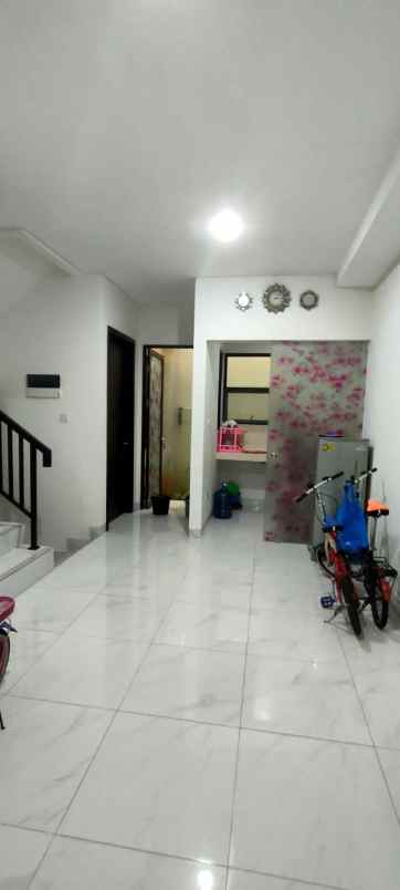 dijual rumah lavon swan city tangerang