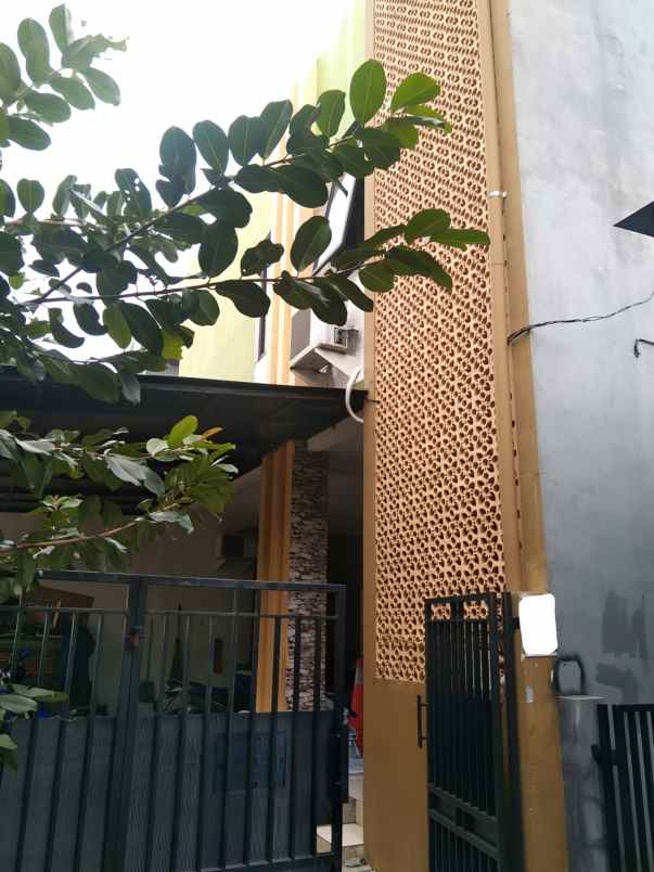 dijual rumah lebak bulus jakarta selatan
