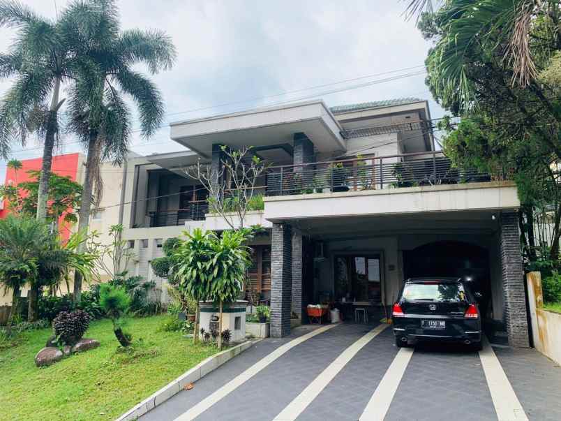 dijual rumah lembah hijau