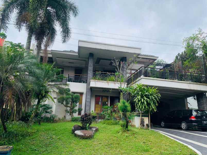 dijual rumah lembah hijau