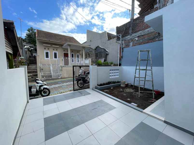 dijual rumah lokasi gpa karangploso malang