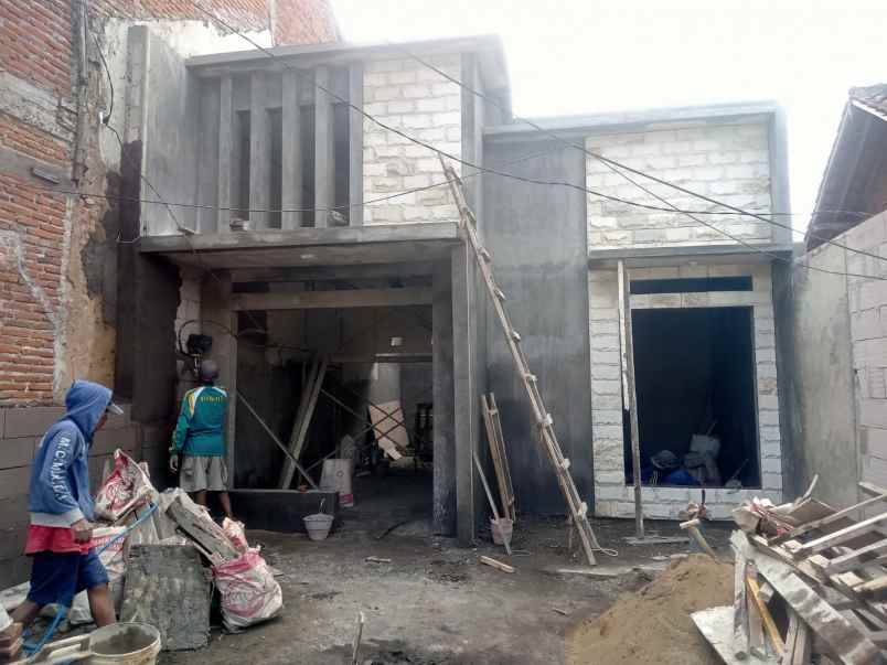 dijual rumah lokasi gpa karangploso malang