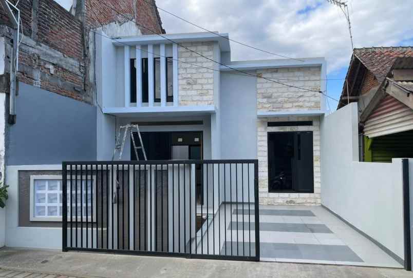 dijual rumah lokasi gpa karangploso malang