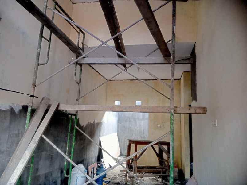 dijual rumah lokasi gpa karangploso malang
