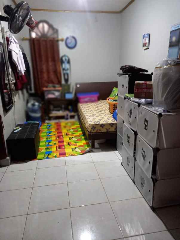 dijual rumah lokasi strategis di ulujami