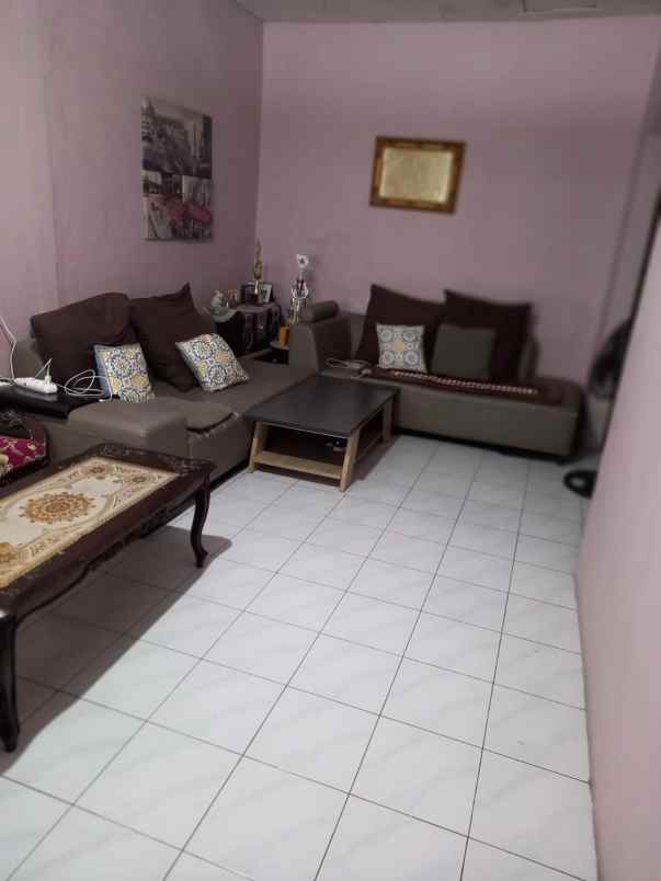 dijual rumah lokasi strategis di ulujami