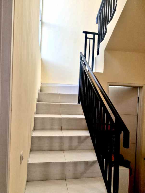 dijual rumah lowokwaru