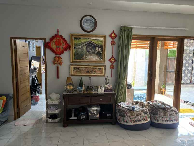 dijual rumah luas di pusat kota denpasar sanglah