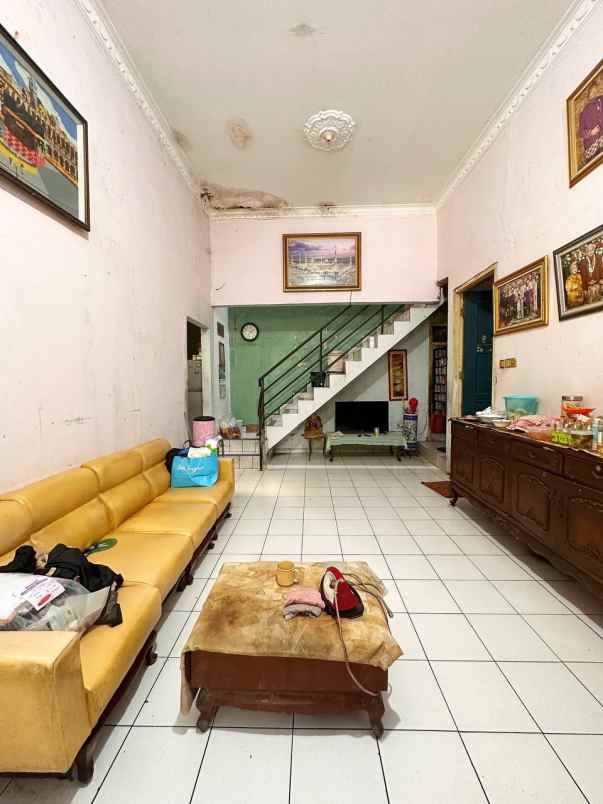dijual rumah lubang buaya