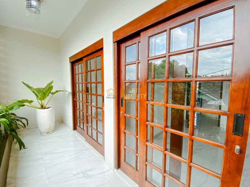 dijual rumah maguwoharjo depok sleman