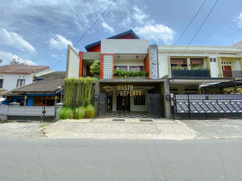 dijual rumah maguwoharjo depok sleman