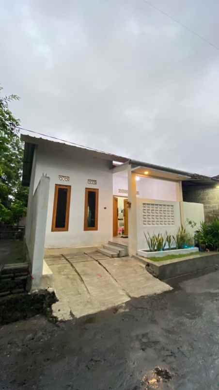 dijual rumah malangrejo