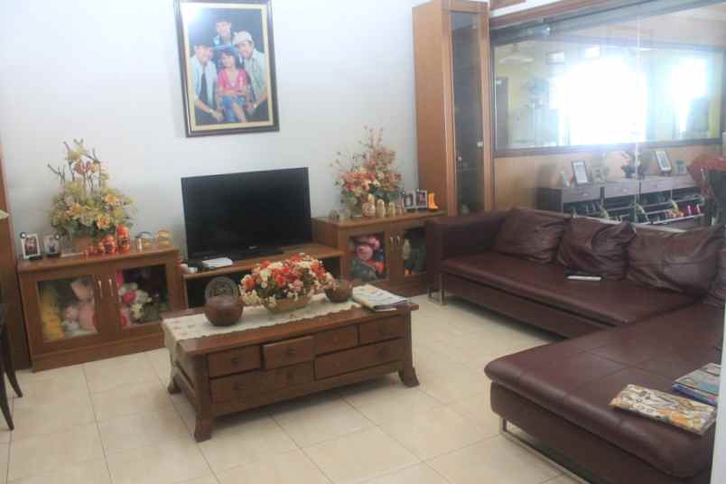 dijual rumah mampang pancoran mas depok