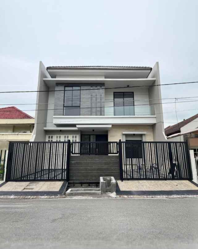 dijual rumah manyar kertoadi