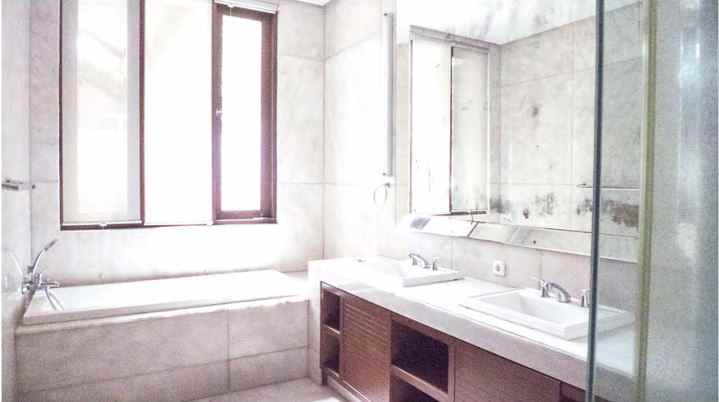 dijual rumah mewah di area kemang