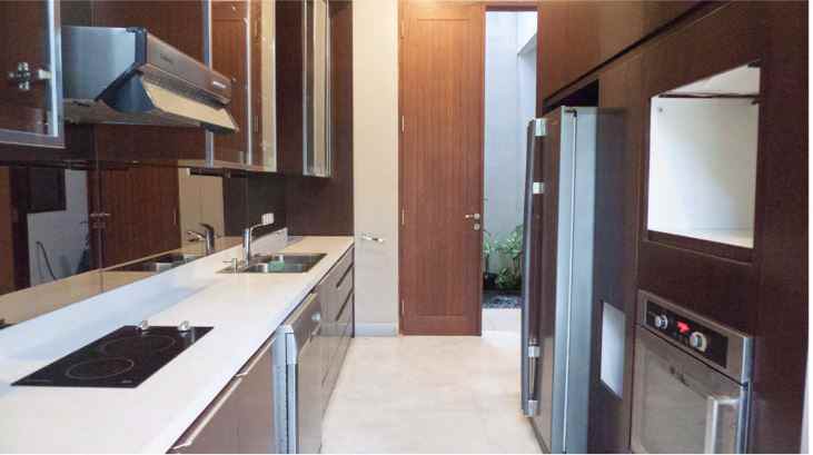 dijual rumah mewah di area kemang