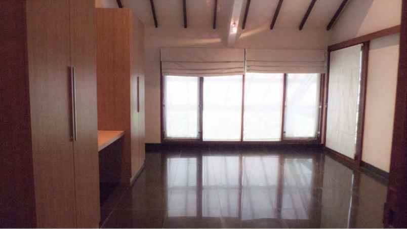 dijual rumah mewah di area kemang