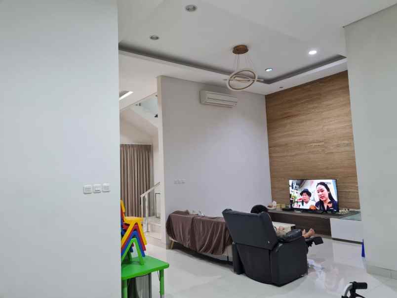 dijual rumah mewah di daerah jakarta pusat