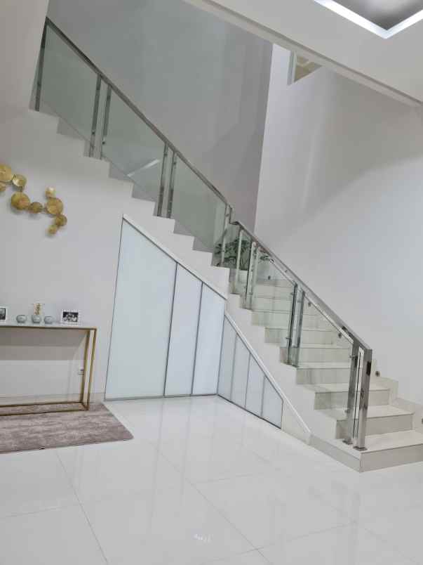 dijual rumah mewah di daerah jakarta pusat