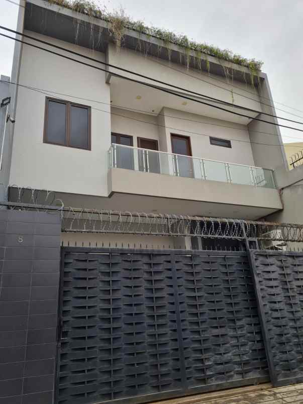 dijual rumah mewah di daerah jakarta pusat