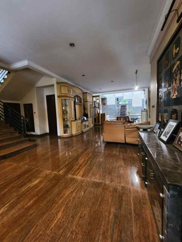 dijual rumah mewah di puri indah