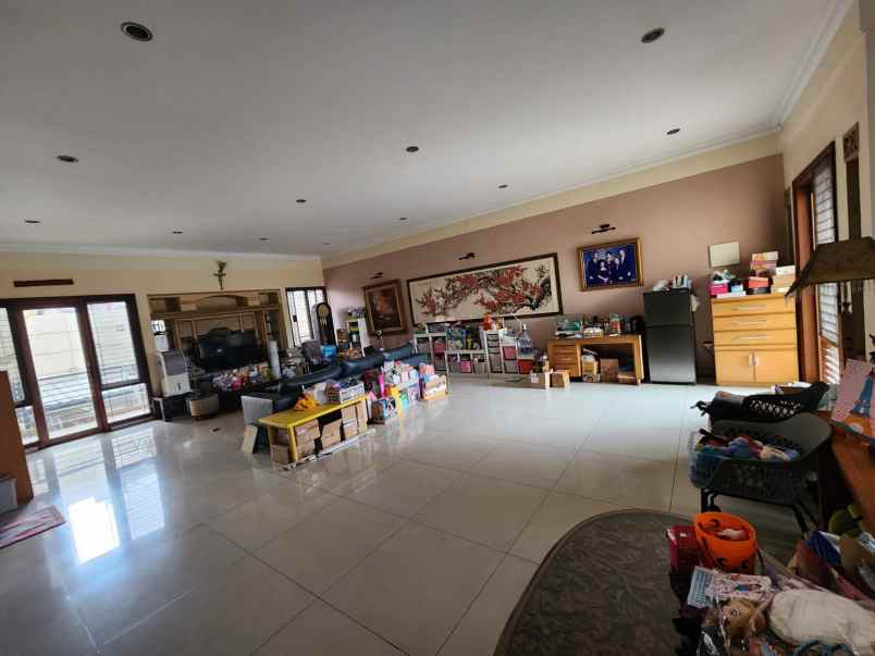 dijual rumah mewah di puri indah