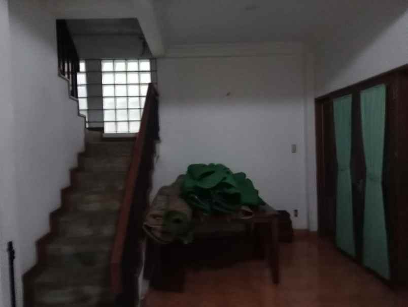 dijual rumah mewah jatiwaringin
