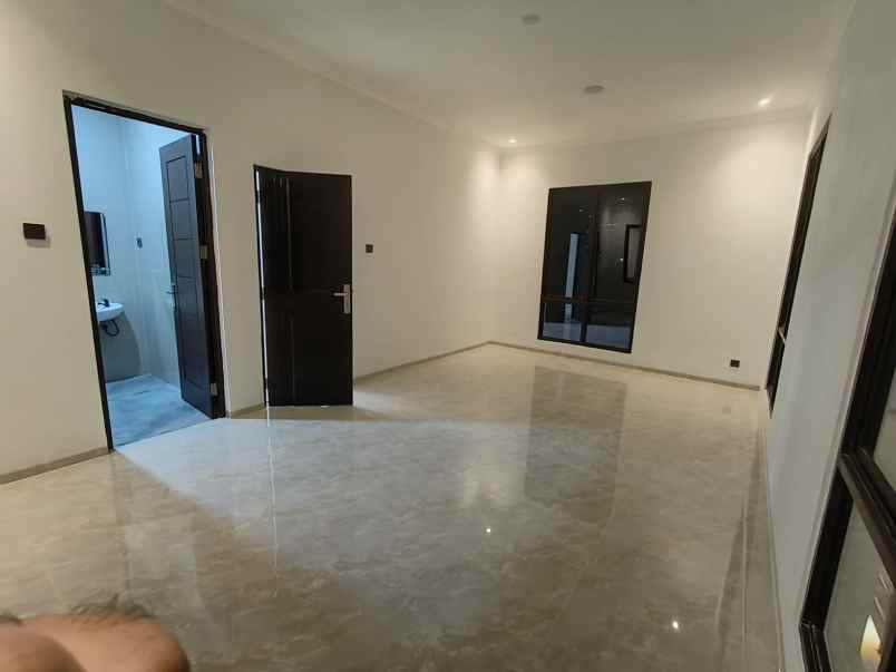 dijual rumah mewah kota wisata cibubur