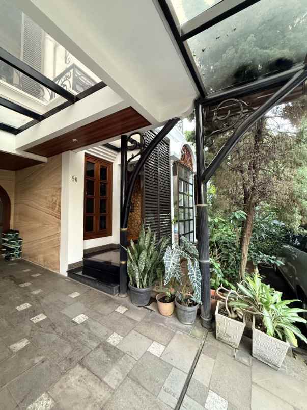 dijual rumah mewah lokasi strategis jakarta selatan