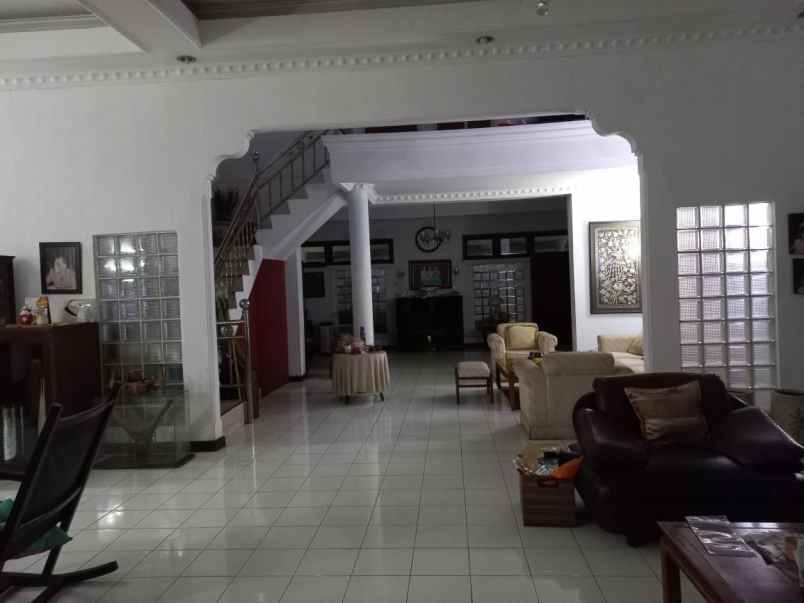 dijual rumah mewah luas