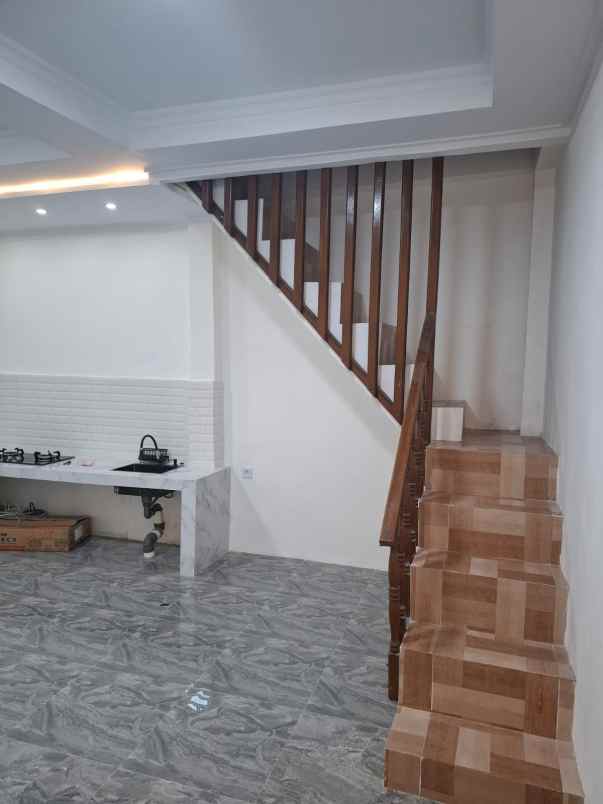 dijual rumah minimalis siaphuni di taman harapan baru