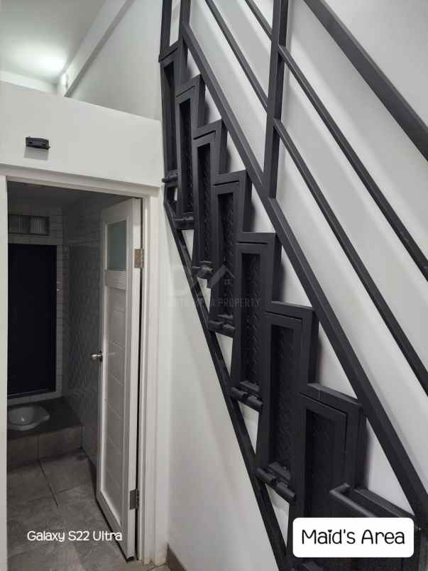 dijual rumah modern griya loka bsd