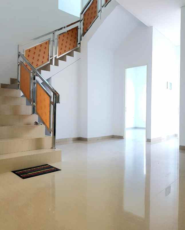 dijual rumah mulyorejo