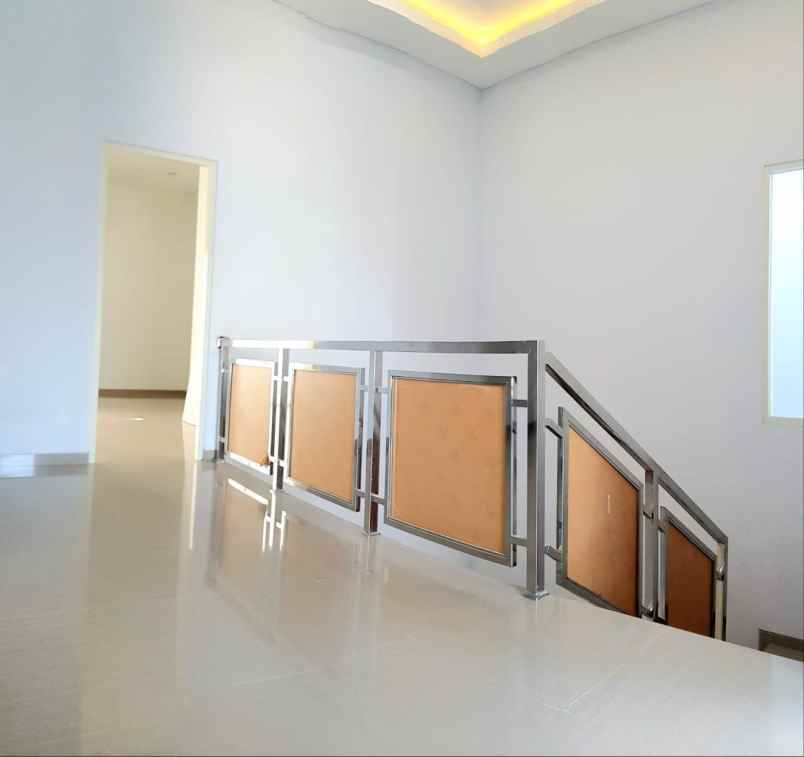 dijual rumah mulyorejo