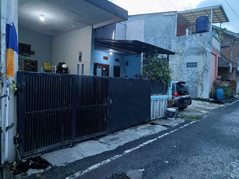 dijual rumah murah di komplek arcamanik bandung