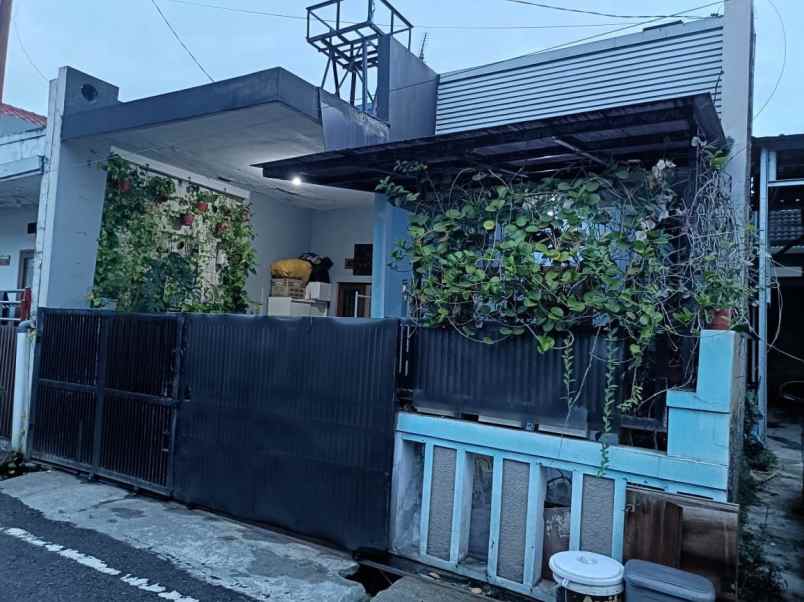 dijual rumah murah di komplek arcamanik bandung
