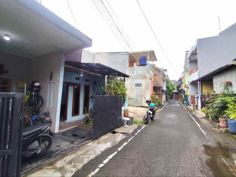 dijual rumah murah di komplek arcamanik bandung