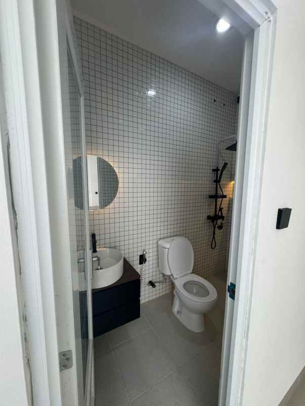 dijual rumah mutiara gading timur