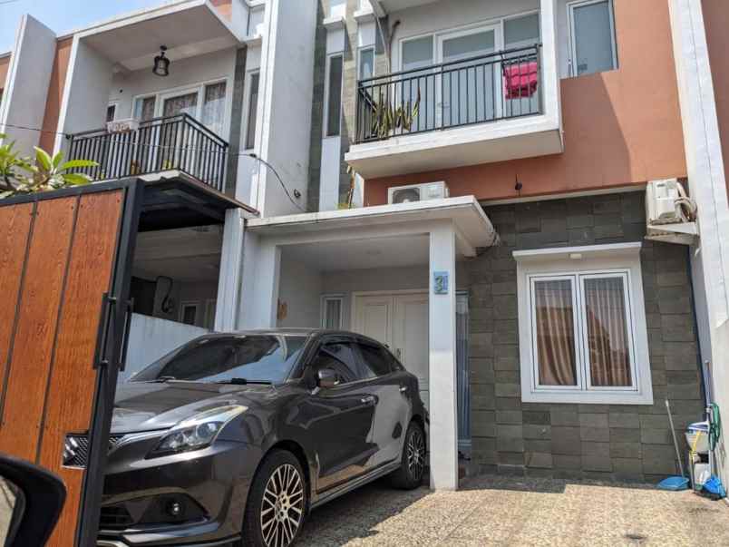 Over Kredit 85juta Rumah 2 Lantai Di Naura Residence Sukmajaya Depok
