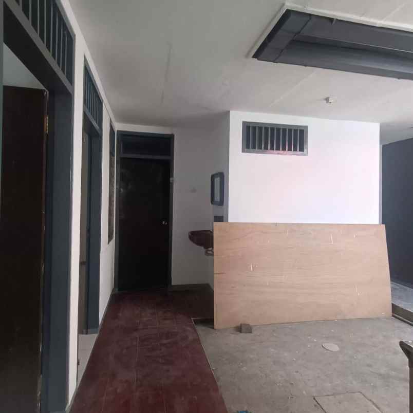 dijual rumah nginden