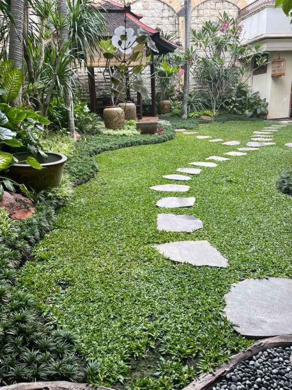 dijual rumah nginden intan raya