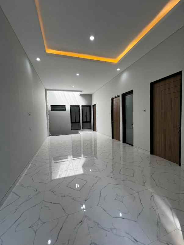 dijual rumah nirwana eksekutif