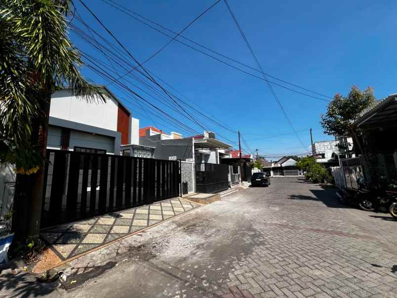 dijual rumah nirwana eksekutif