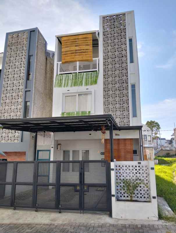 dijual rumah nuansa alam setiabudi