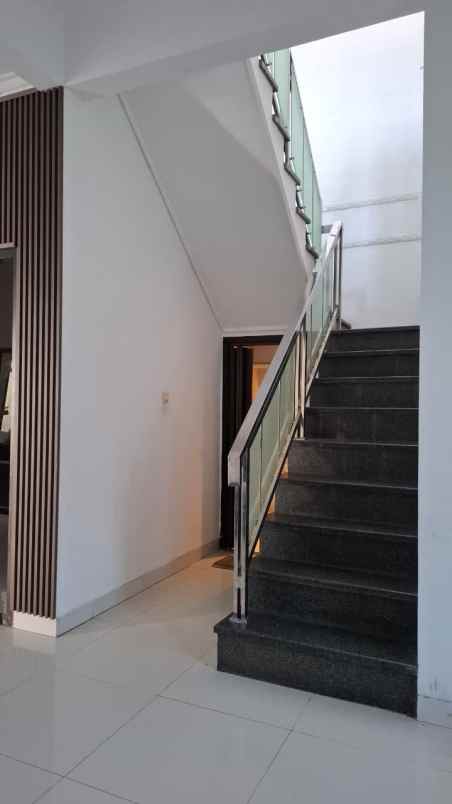 dijual rumah nyaman modern di bandung timur arcamanik