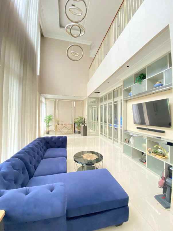 dijual rumah pakuwon city grand island