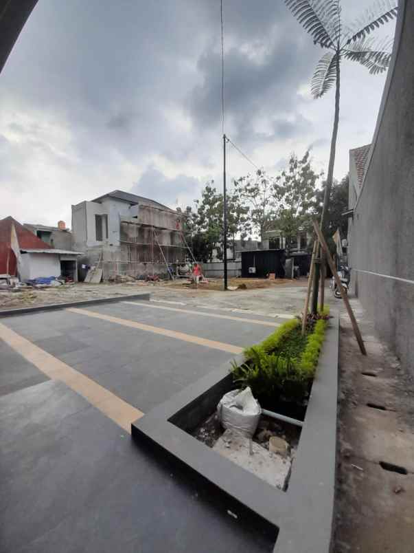 dijual rumah pancoran mas